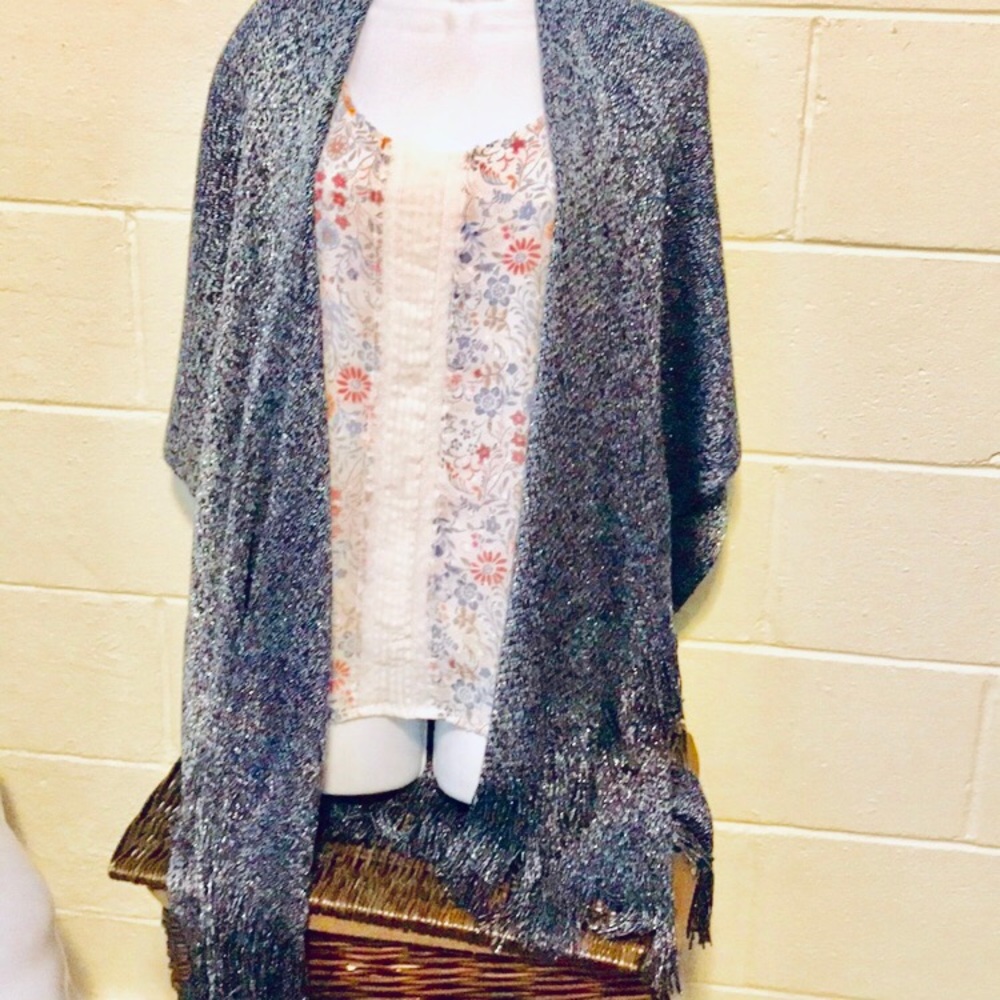 Chico’s Ruana w Fringe deep Navy metallic poncho NWT